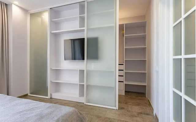 V Tsentre,lyuks Vmestimostyyu 6 Chelovek Apartments