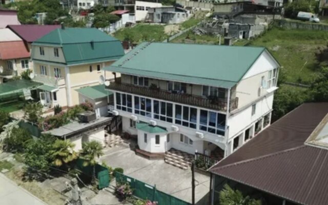Gostevoy Dom Yuzhny Vayb "vardane" Guest House