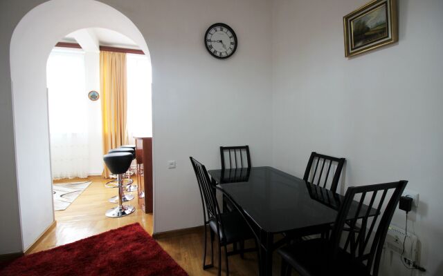 Апартаменты Маштоца 37