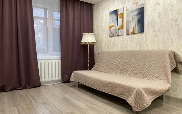 Na Vokzalnoy 1-43 Flat