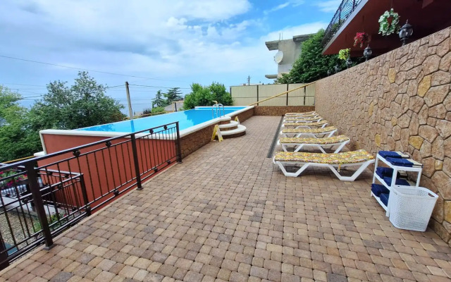 Kiparizzz Hotel