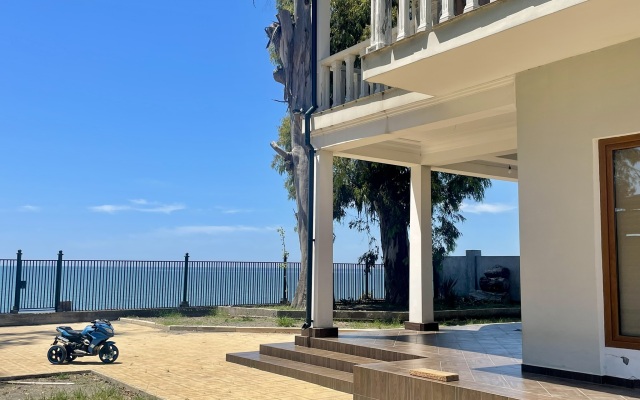 Mayna Villa