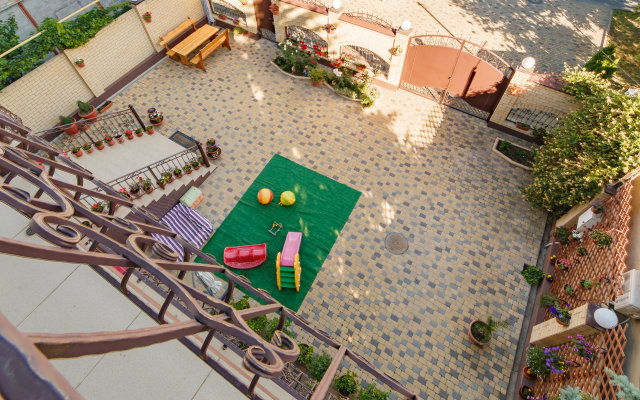 Chelsi Hotel