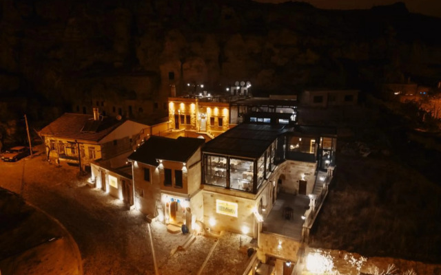 Misty Cave Hotel