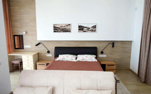 Vostok-Zapad Guest House