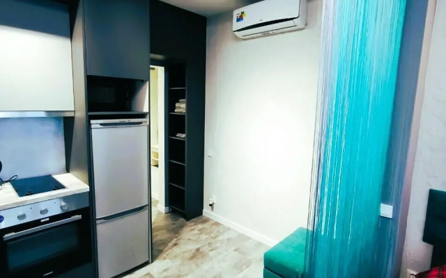 Na Ulitse Krestinskogo 35 Flat