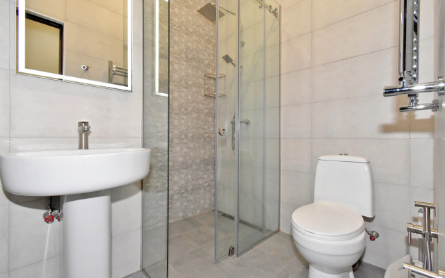 4-Komn. V Zdanii Bulvar Plaza, di644 Flat