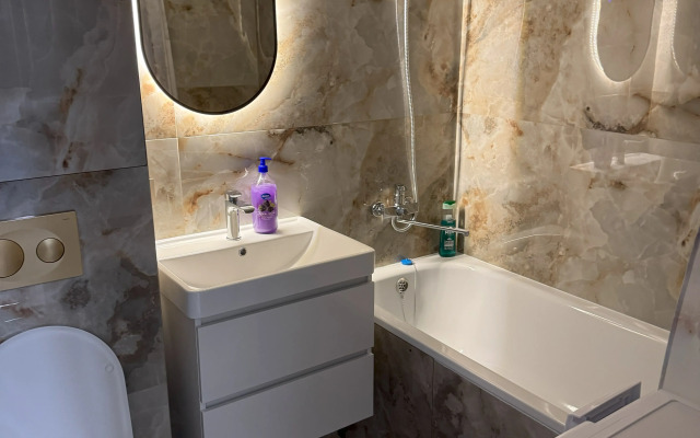 Dvukhkomnatnaya Na Naugorskom Shosse Flat
