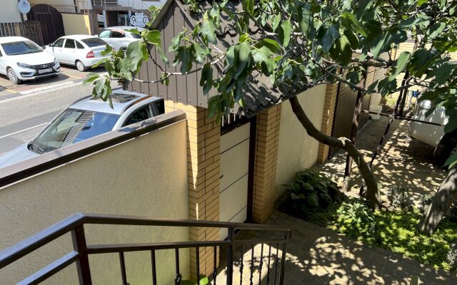 120 2 Komnatny Etazh S Kukhney Private House