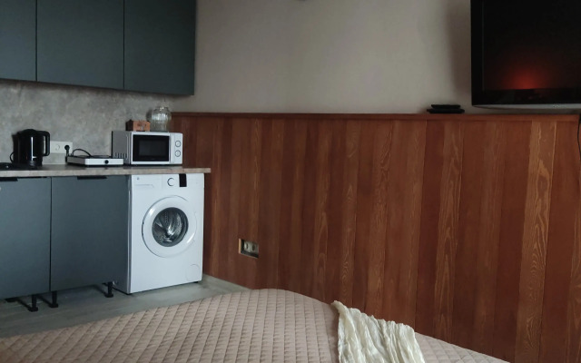 Квартира с Дизайнерским Ремонтом Недалеко от Центра Города и Аэропорта