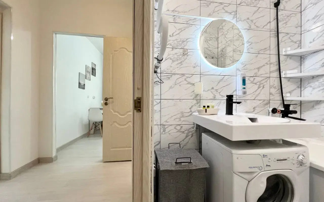 Uyutnaya I Svetlaya U Metro Flat