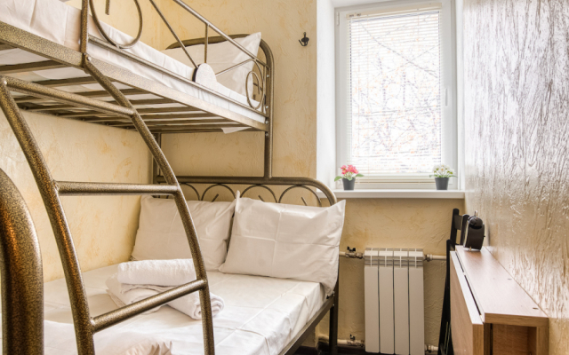 Гостиница Винтерфелл на Старом Арбате, Москва, цены от 2790 руб. Сайт 101Hotels.