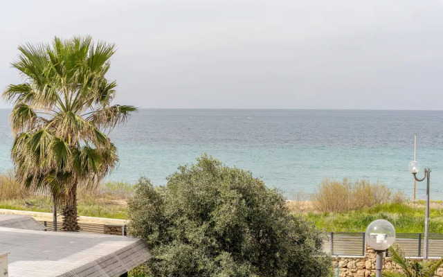 GW932 Gugel Waves Amazing Seaview Flat