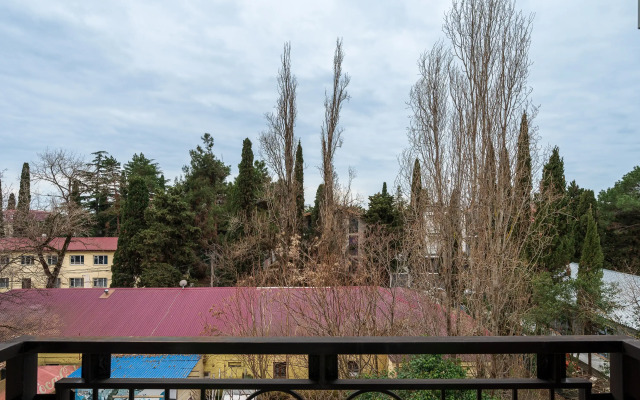 Red Art Light Rosen Apartments