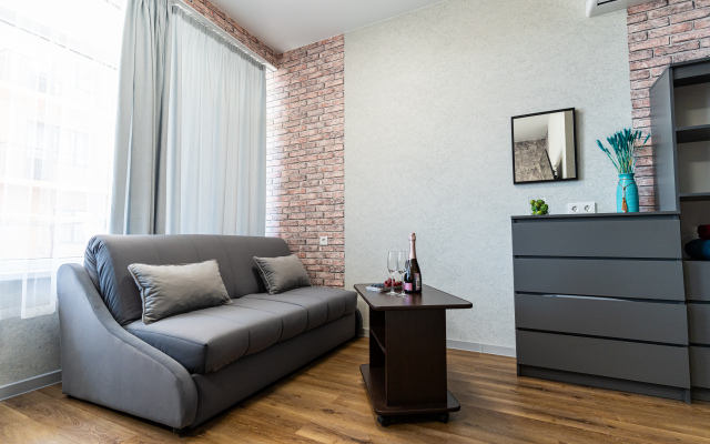 V Novopocciycke C Dizajnerckim Pemontom Apartments