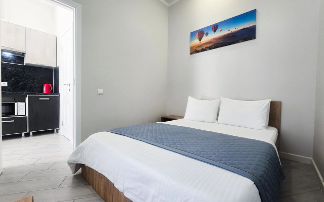 Na 1m etazhe so svoyey zonoy otdykha i oborudovannoy kukhney Flat