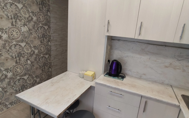 Tryokhkomnatnaya Na Semyonovskom Ozere Flat