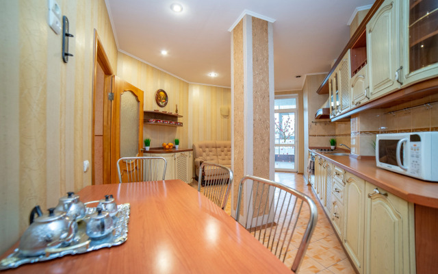 Апартаменты Радищева 12 трехкомнатная