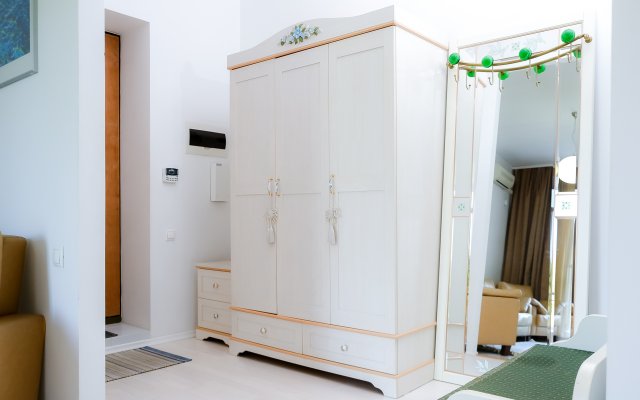 Unique Apart Provans s dzhakuzi ryadom s naberezhnoy i fontanom Vesenney 7 Apartments