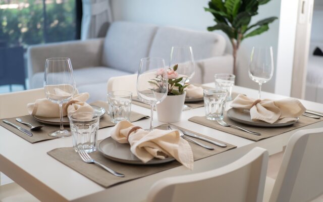 Otlichnye 2 Bd Apartamenty s Sobstvennym Dvorikom Apartments