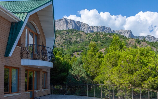 Discovery Eco-Hotel