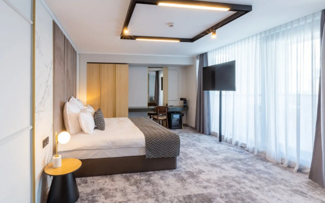 Lupa by Bueno Hotel