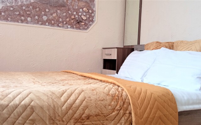 Studiya S Dvorikom V Plyazhnoy Zone Flat