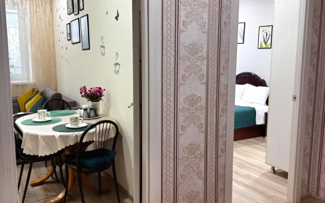 Uyutnaya Prostornaya Kvartira Flat