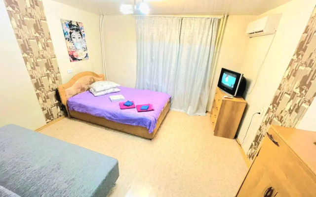 Na Zaparina 137A Apartments