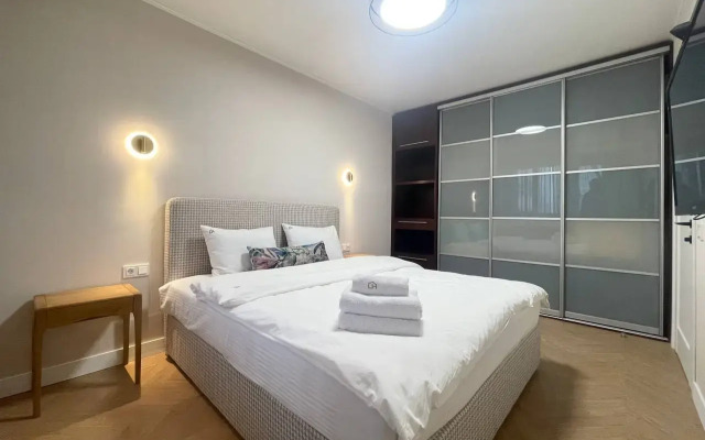 2-komnatnye HomeApart Surganova, 80 Apartments