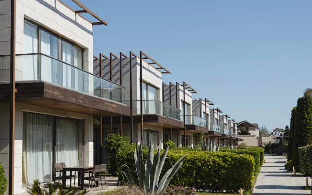 Shani Resort & Villas Hotel