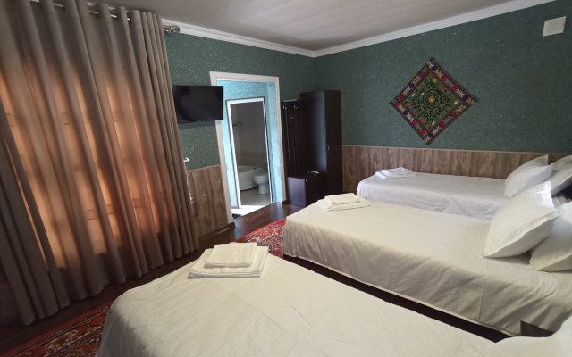 Oq Saroy Guest House
