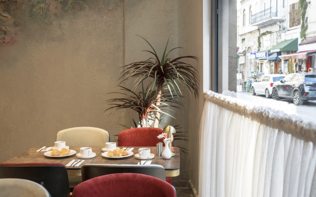 Smart and Simple Hotel Karakoy