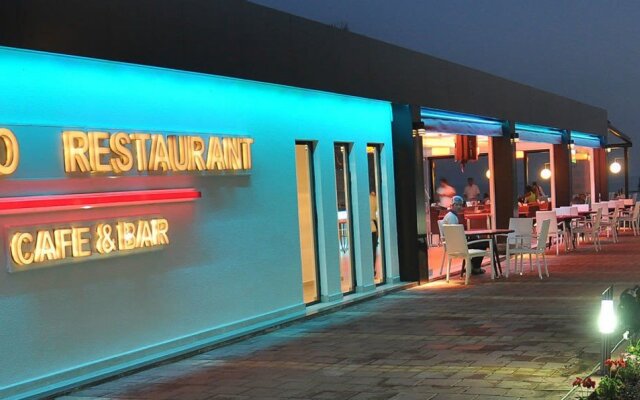 Delfino Boutique Apart-Hotel