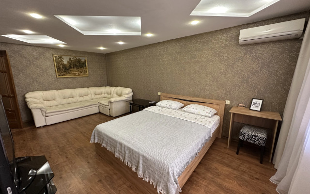 V Tsentre S Shikarnym Vidom Na Naberezhnuyu Bryugge Flat
