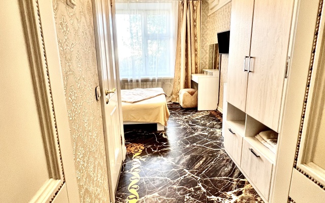 Golden Hotel