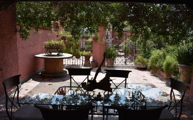 Отель Tres Fuentes Rotamundos