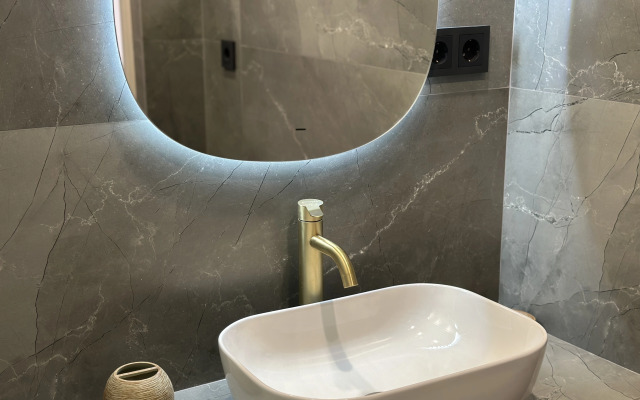 Квартира "Эленика" в Махачкале с видом на озеро и мечеть