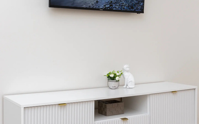 Apartwhite Flat