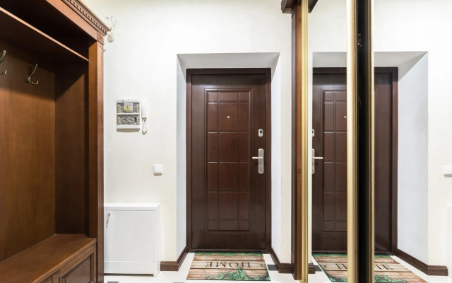 Bolshie Krasivye Naprotiv Kremlya Apartments