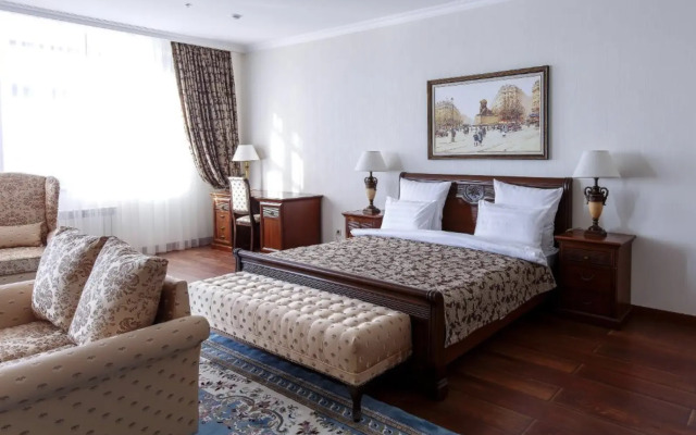 Alanda Hotel