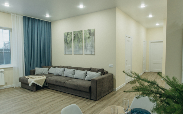Na Ulitse Dachnoy 47 Private House