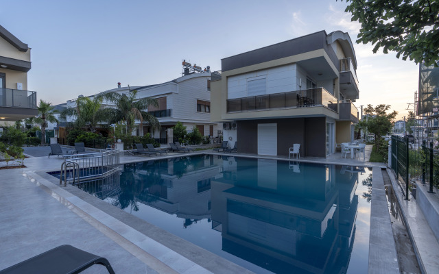 Lara Beach Homes