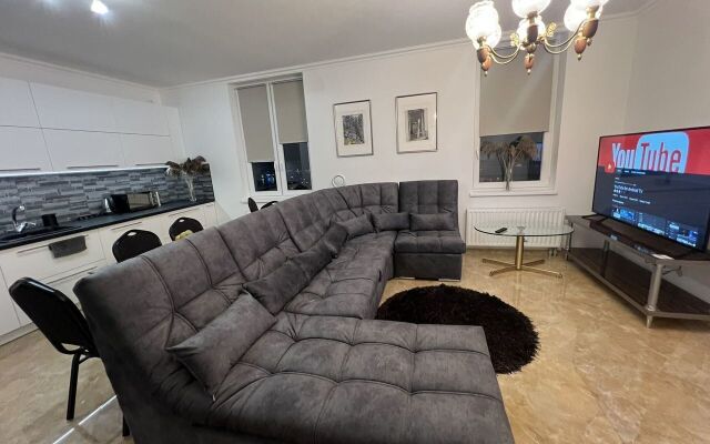 S Panoramnym Vidom Na Verkhnee Ozero Flat