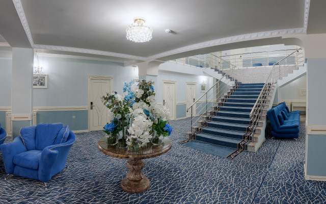 Dvin Hotel