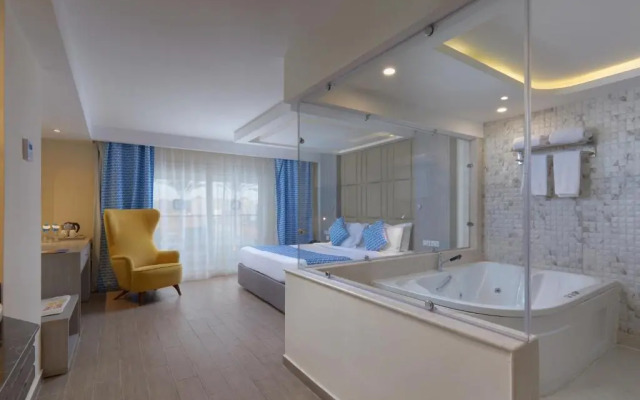 Курортный отель Bellagio Beach Resort