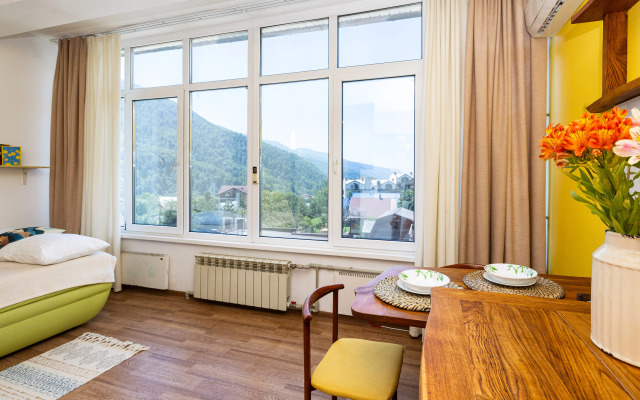 Studiya Na Zaschitnikov Kavkaza Flat