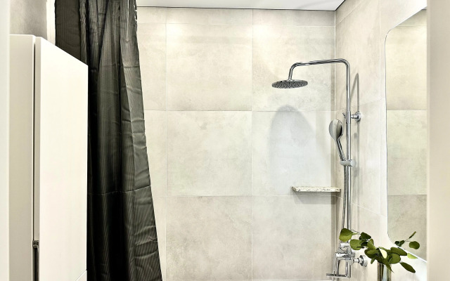 Lyuks S 2-Mya Balkonami I Dizaynerskim Remontom Flat