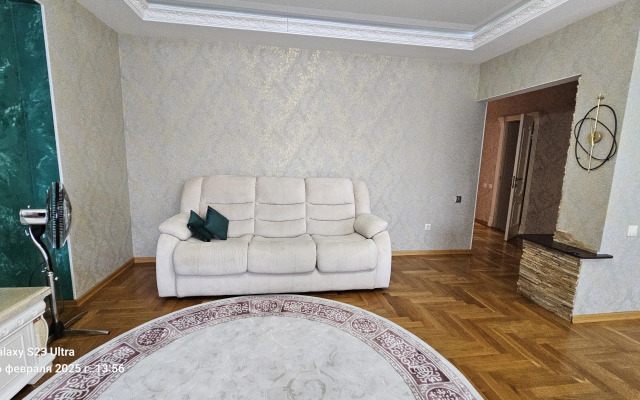 Апартаменты с Просторной Лоджией