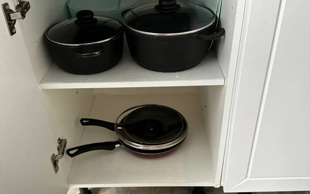Uyutnaya Studiya S Balkonom I Basseynom Vo Dvore Flat